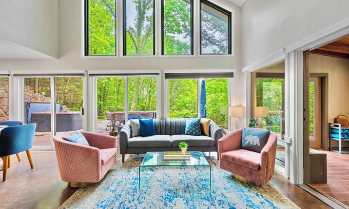 Pittman Center Cabin | Ultimate Private Oasis: Hot Tub, Pools & Game Room Awaits