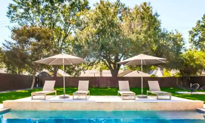Jersey Village House | Exquisite 6BR Retreat with Pool, Hot Tub & Cinema