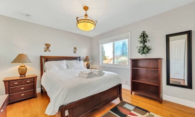 Berry Park House | Family-Friendly 5BR/3BA Home in San Jose for Your Stay