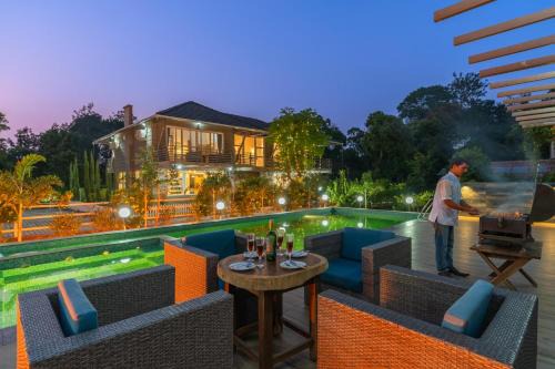 Virajpet Villa | Experience Coffee & Mist Villa: Pool, Breakfast & Reviews 10/10