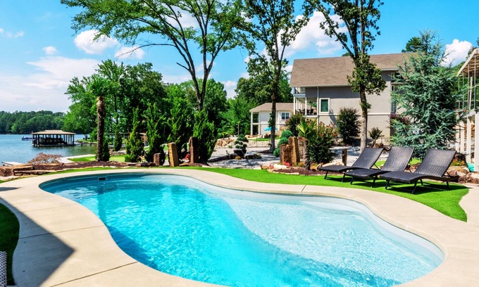 Hot Springs House | Spring & Summer Getaway: Top-Rated Hotel with Pool Access
