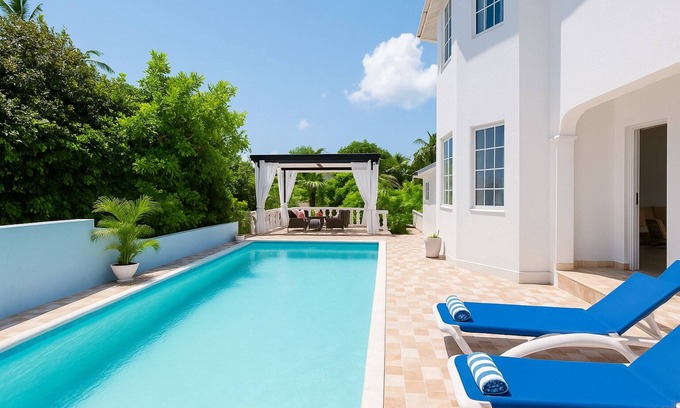 Tower Isle Villa | Villa Serenity: Guest Rated 9.8 with Private Pool & Beach