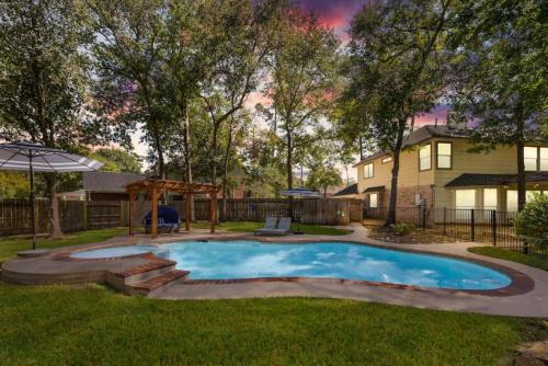 Willow House | Relaxing Oceanfront Retreat with Pool & Hot Tub for 16