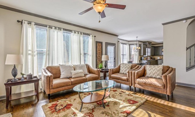 Cartersville House | Family-Friendly 5BR with Movie & Game Rooms Near LakePoint