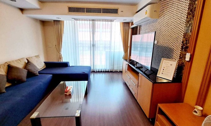 Khlong Toei Nuea Apartment | Explore Comfort: 2-Bedroom Oasis in Downtown Bangkok