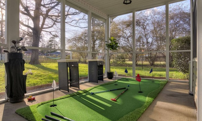National Hills House | Pet-Friendly Getaway: 5min to AN Golf Club & Fun Activities