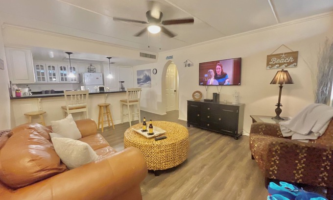 South Padre Island Condo | Convenient Access to Beach & Entertainment District Stay