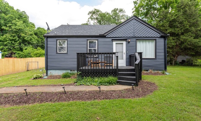 Nashville House | Pet-Friendly Cottage on Kirby, 5 Min to Airport - Rated 9.4