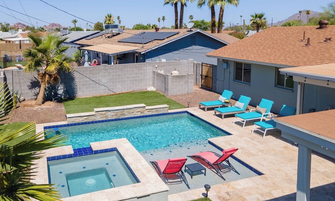 Cox Heights House | Relaxing Resort Pool & Spa, 5 Min to Old Town!