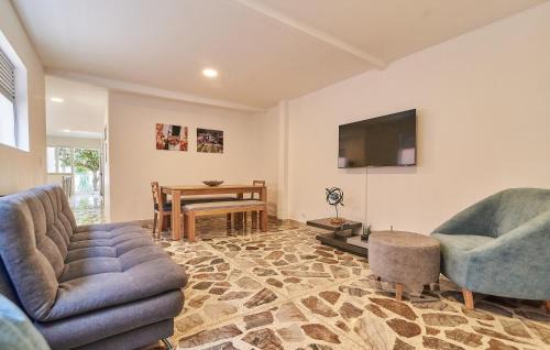 Florida Nueva Apartment | Delightful Retreat with Terrace in Prime Location
