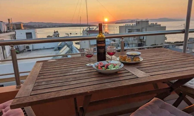 Nea Chora Apartment | Cozy Sea View Retreat, Steps from the Beach & Child-Friendly