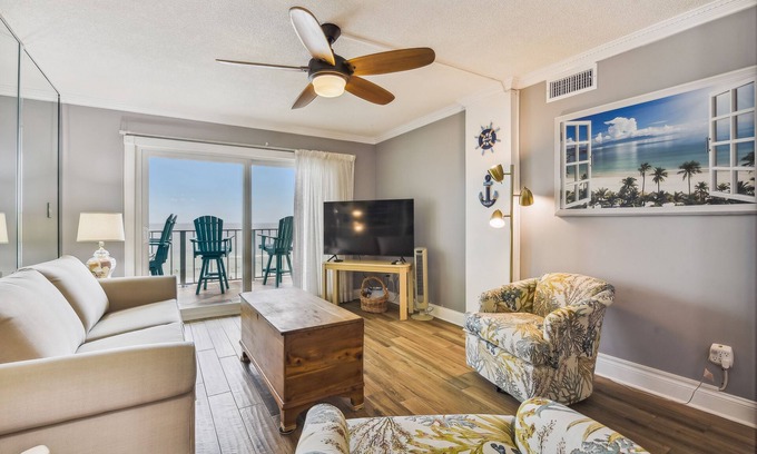 Thomas Drive Condo | Winter Escape: Oceanfront 5th Floor with Spa & Pool
