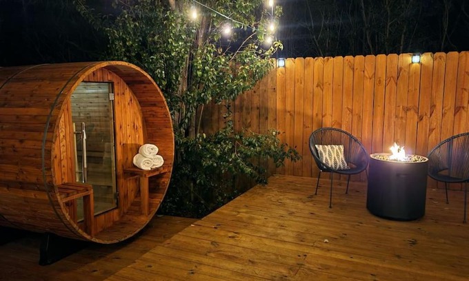 Waco House | Relaxing 5th St Getaway with Sauna, Hot Tub & Game Room