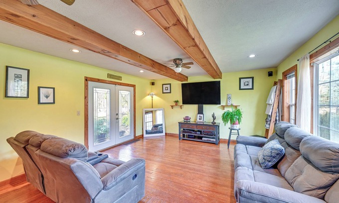 Niles House | 6-Acre Family-Friendly Getaway in Niles!