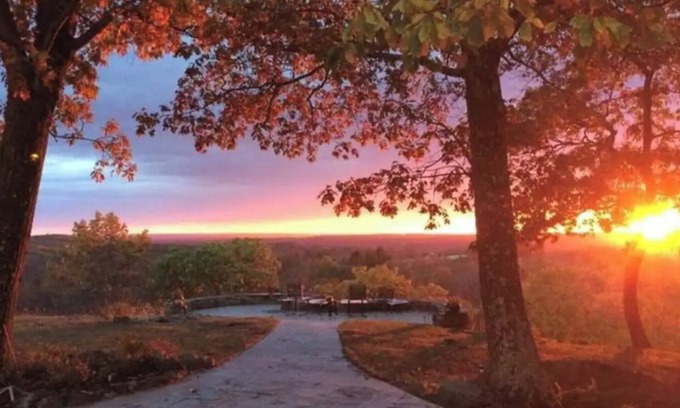 Woodbury House | Discover a 6-Acre Country Home with Amazing Lake View