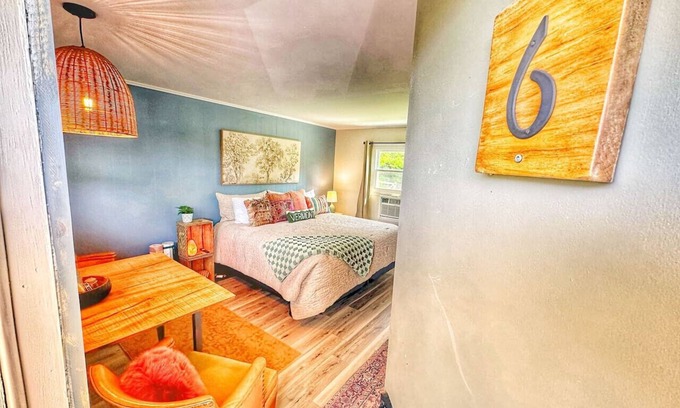 Manchester Center Hotel | 6 Bam Boo Cozy escape in the heart of Vermont