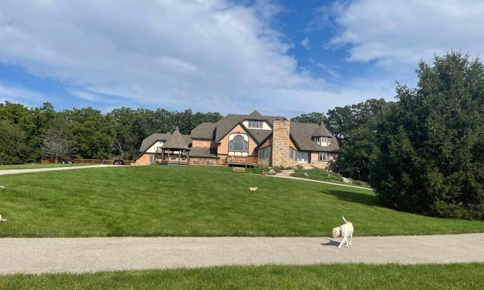 Marengo House | Explore a Spacious Country Estate on 28 Scenic Acres