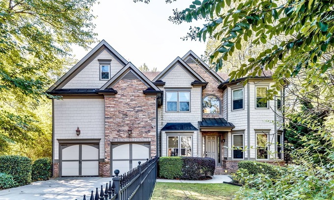 Buford Highway House | Charming Chamblee Home: Pet-Friendly with Pool & Kitchen