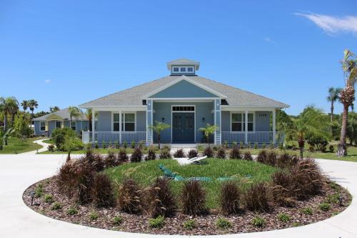 Oviedo Villa | Ideal Retreat for Families and Groups with Great Amenities