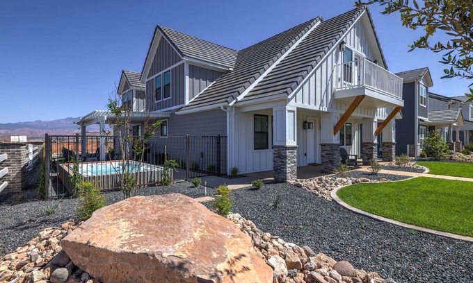 St. George House | Explore 6-Bed Resort with Swim Spa & Lazy River Access