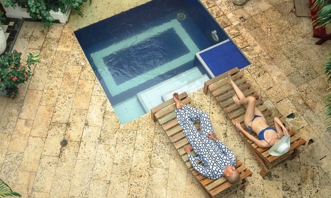 Historic Center House | Relax in a 6 Bedroom Colonial House with Pool and Spa