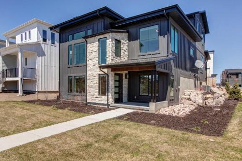 Park City House | Cozy Black Dog Ski Haus - Family-Friendly in Park City!