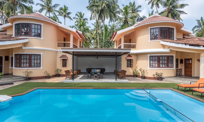 Calangute Villa | Spacious 6-Bedroom Villa with Pool, Garden & Ocean Views