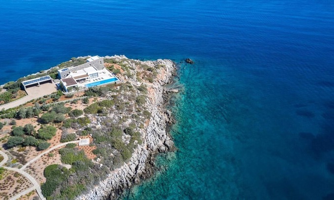 Ammoudara Villa | 6 Bedroom Seaside Villa with Heated Pool
