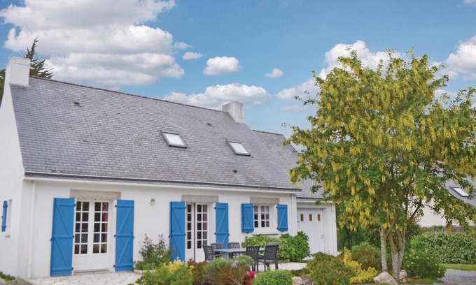Penestin House | Inviting 6-Bedroom Retreat in Pénestin with Ocean Views
