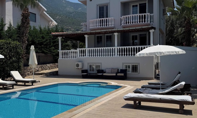 Oludeniz Villa | 6-bedroom villa in beautiful Ölüdeniz with WiFi, AC