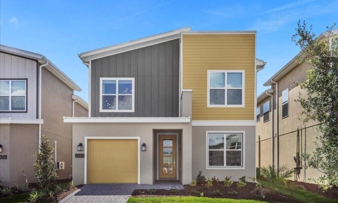 Campbell House | Discover 6 Bedroom Storey Lake Retreat with Private Pool