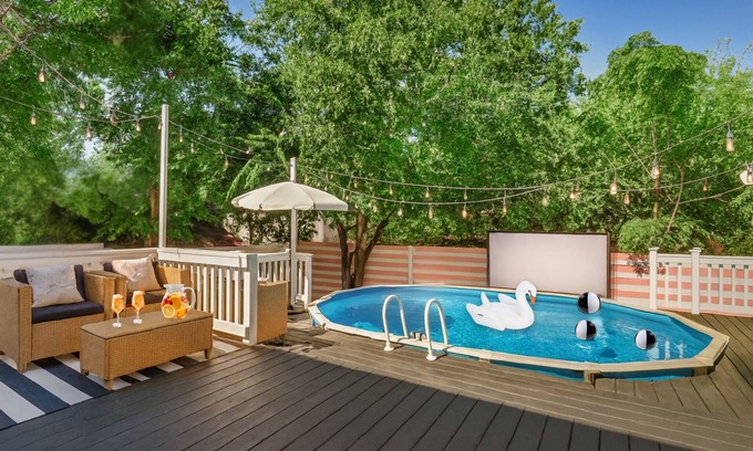Government Hill House | Ideal 6-Bedroom Retreat Near Riverwalk & Pearl
