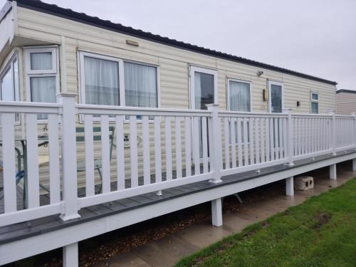 Ingoldmells House | Family-Friendly 6 Berth Caravan at The Grange Ingoldmells