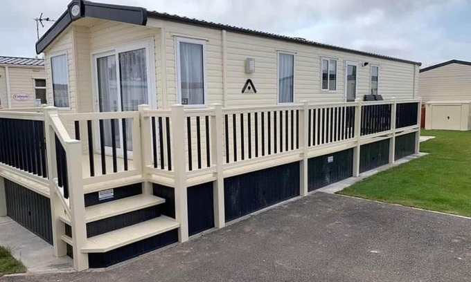 Chapel Saint Leonards Other | Family-Friendly 6 Berth Caravan with Pool & Ocean Views