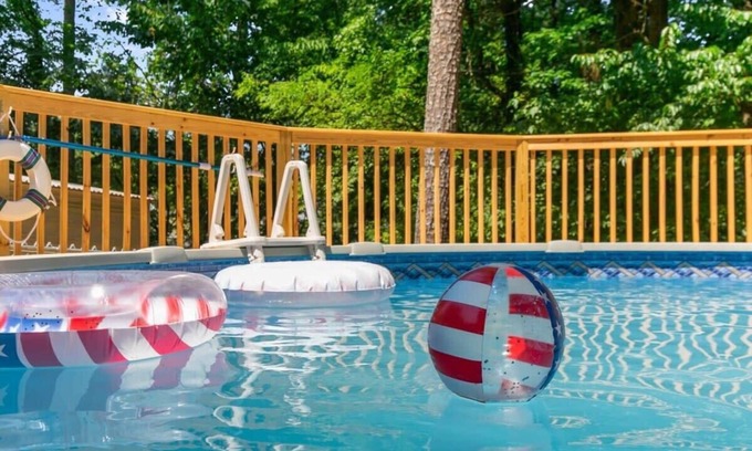 New Castle House | Family-Friendly Monterey Maison with Pool, Near Downtown!