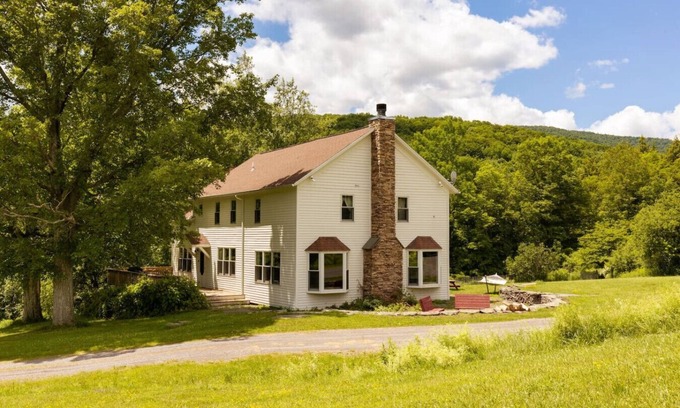 Roxbury House | Inviting 6 BR Farmhouse Near Skiing with Lake Views