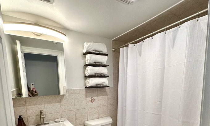 Weehawken Apartment | Spacious 6 BR Double Apartment Near NYC for Family Stays