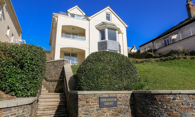 Hope-Cove House | Discover 6 Chichester Court: A Family-Friendly Escape