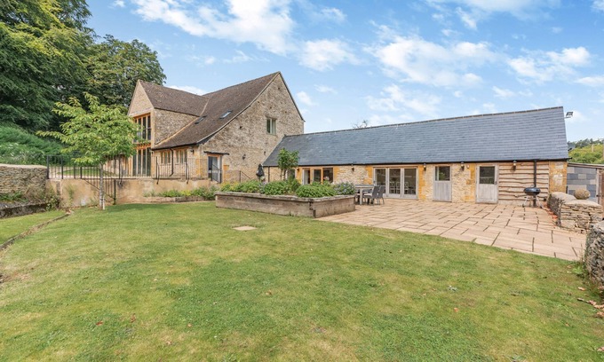Condicote Cottage | Discover 6 Ensuite Bedrooms at Waterhead Barn Cotswolds