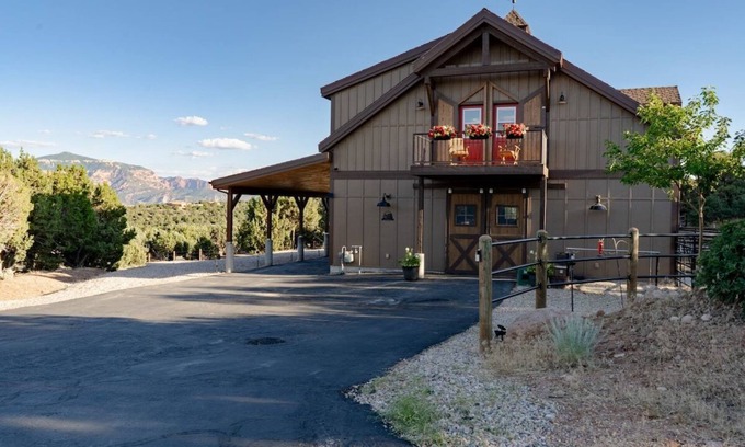 Cedar City Apartment | Experience Western Lofthouse: Family-Friendly with Scenic Views