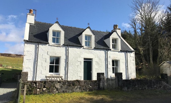 Suladale House | Explore 6 Knott: Pet & Child Friendly with Great Reviews