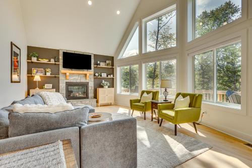 Front Royal House | 6 Mi to Appalachian Trail Modern Front Royal Gem!