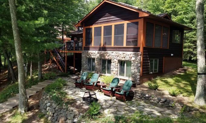 Hayward Cabin | Quaint Cabin Retreat Near Downtown Hayward - Top Rated 9.8