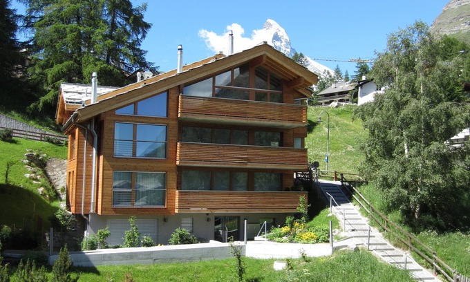 Zermatt Apartment | Prime Location Near Matterhorn with Family-Friendly Amenities
