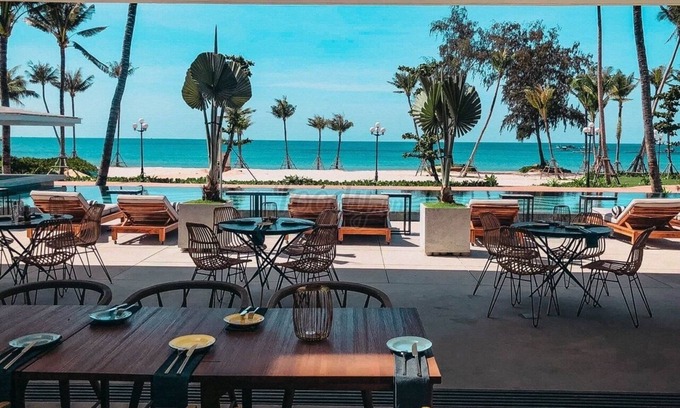 Cua Duong Villa | Convenient Location Near Beach and Airport for Families