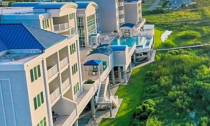 Galveston Resort | 6 Nights at Seaside Resort on Galveston Island, Sept 5 - 11 2 Br 2 Bth villa