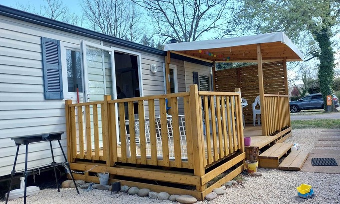 La Roque-d'Antheron House | Ideal 6-Person Mobile Home by Lubéron with Pool & Kitchen