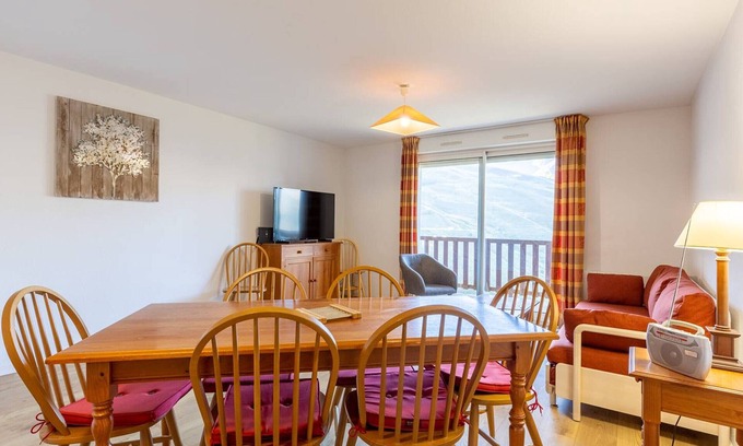Loudervielle Apartment | 6-Person Apartment Peyragudes with Pool, Pets Allowed, Parking