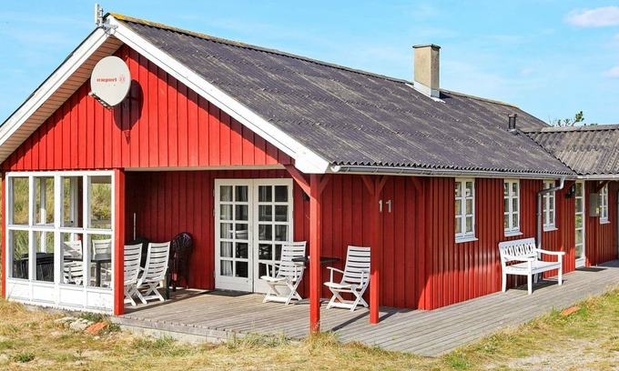 Nørre Lyngvig House | Cozy 6-Person Holiday Home with Oceanfront Views