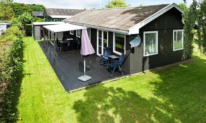 Pøt Strandby House | Perfect Holiday Home for 6 in Juelsminde, Oceanfront Views